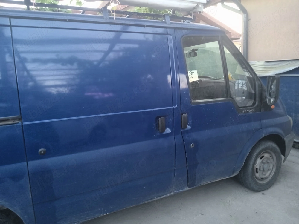 Autoutilitara FORD Transit 