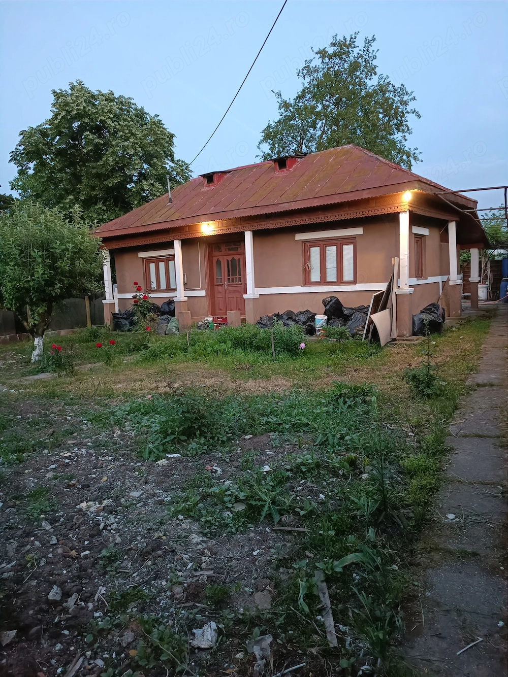 Vând casă Prunaru Teleorman. 45 km de București.