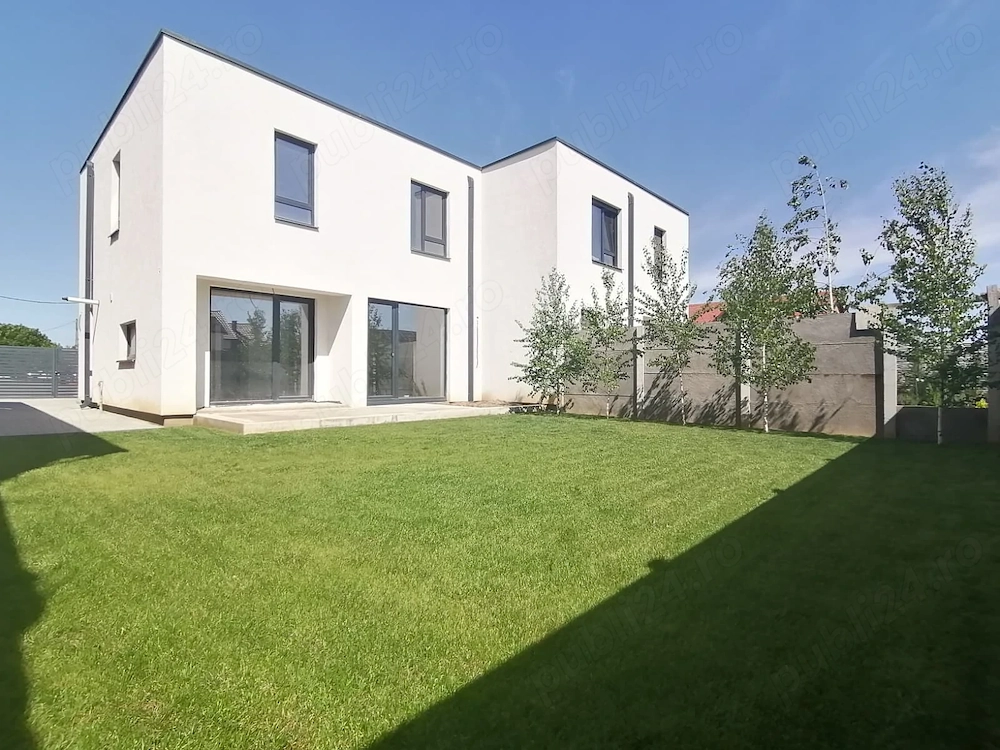 Casa 4 camere drum asfaltat toate utilitatile vatra veche