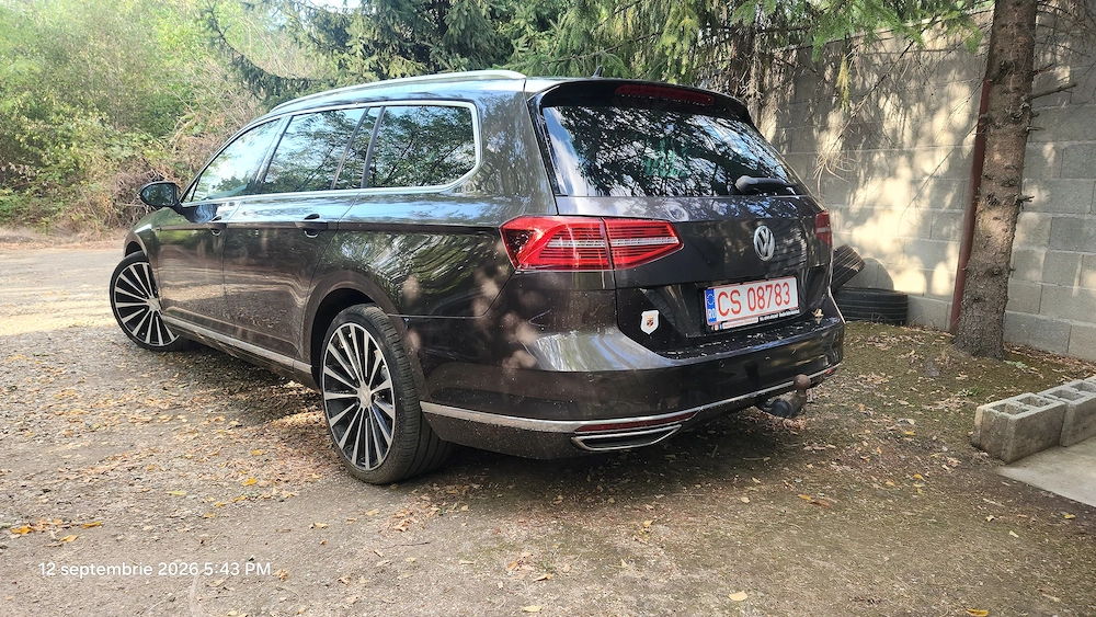 VOLKSWAGEN Passat