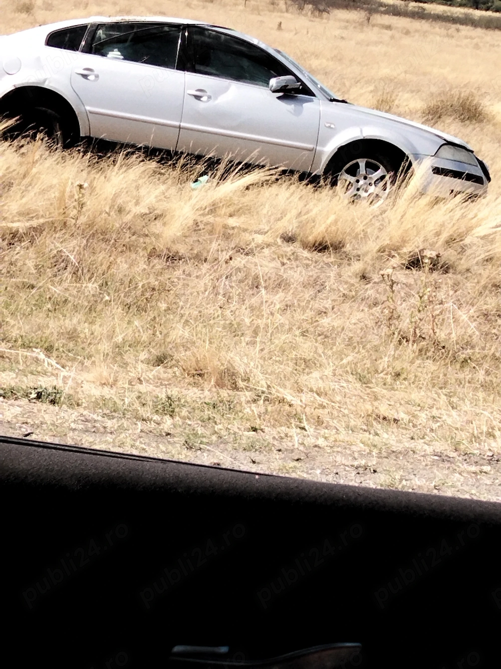 Vând passat an fabricație 2003 motor 1.9 motorina pentru piese.. 