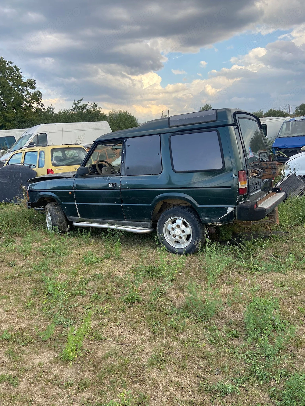 Dezmembrez Land Rover