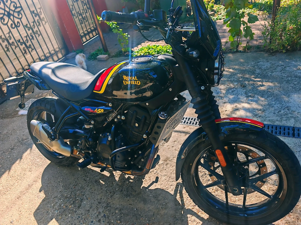 Vând Royal Enfield Guerrilla 450,garantie