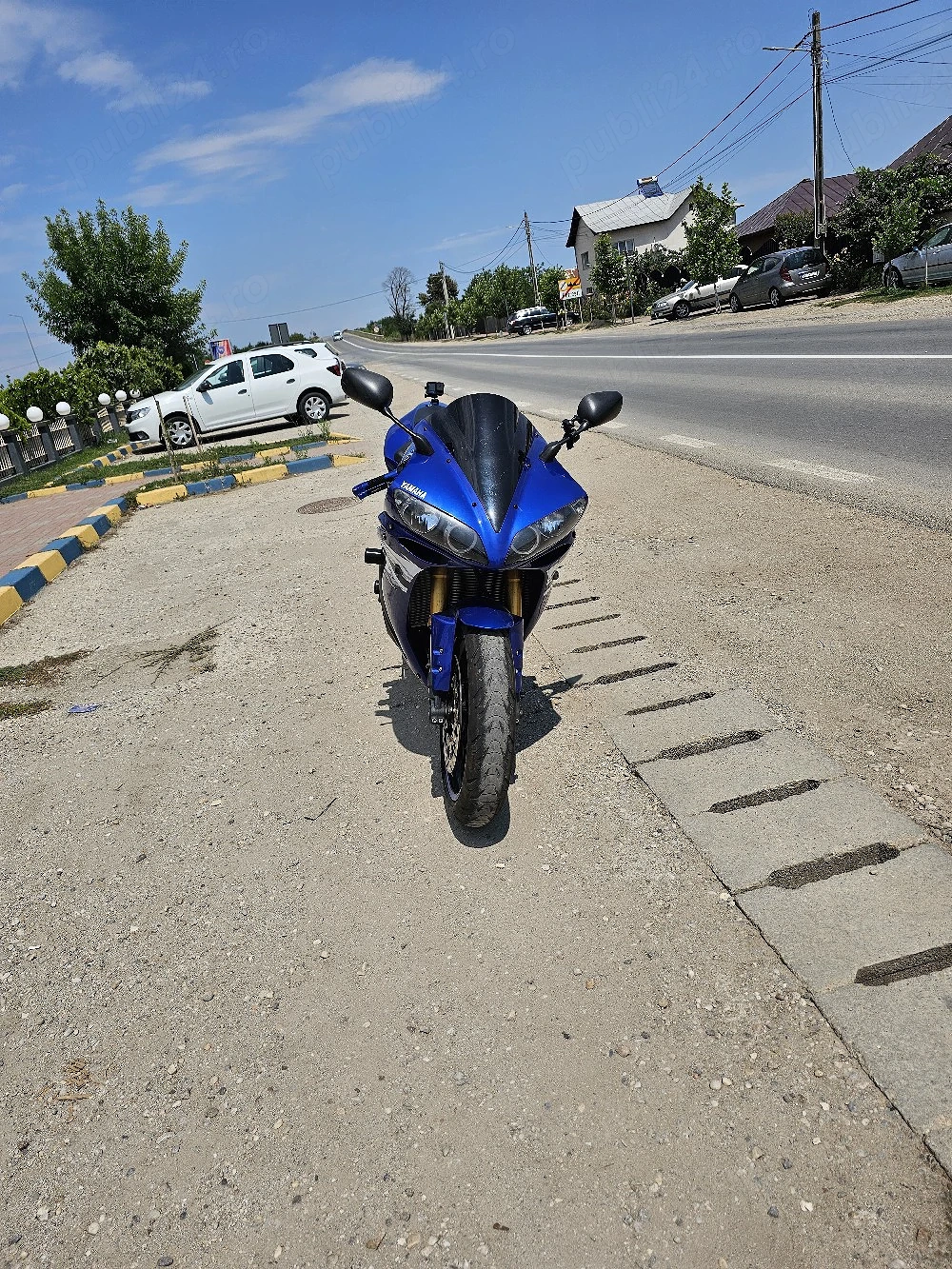 Yamaha R1 