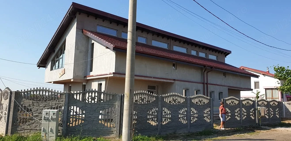 se vinde jumatate din duplex