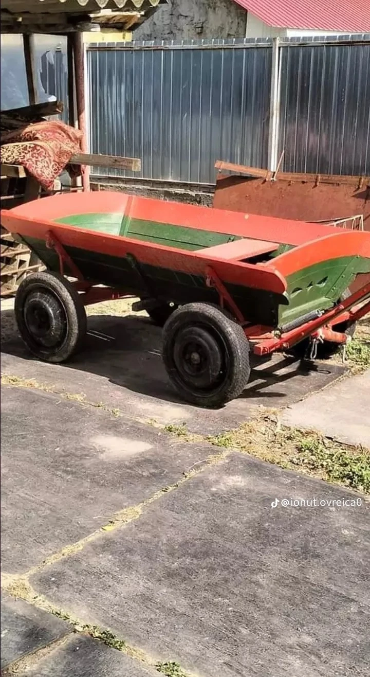 Perisoruil dau pe asta pe ea