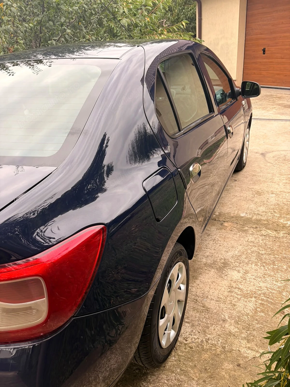 Vând Dacia Logan 