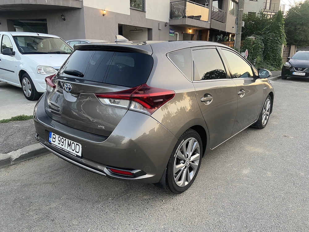 Toyota Auris Hybrid