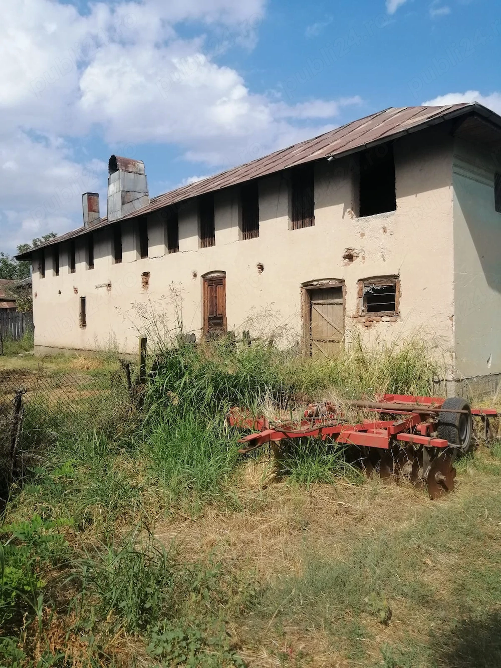 Teren intravilan 3.500 mp, 33 m deschidere la stradă, cu casă și put forat   Amărăștii de Jos, Dolj