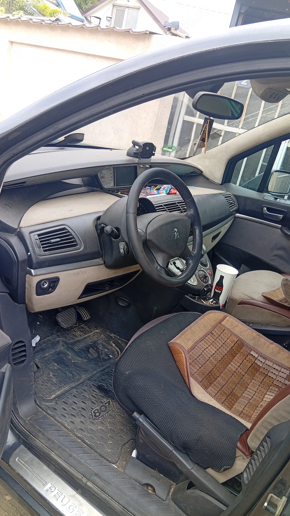 Vând sau dezmembrez