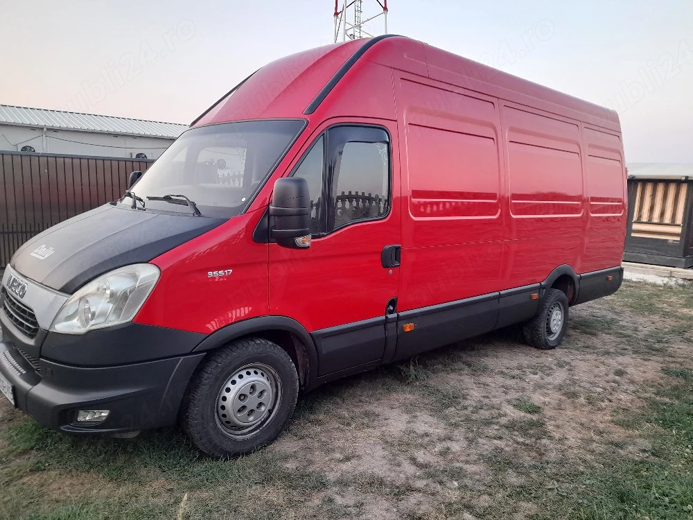Vând schimb iveco deyli 