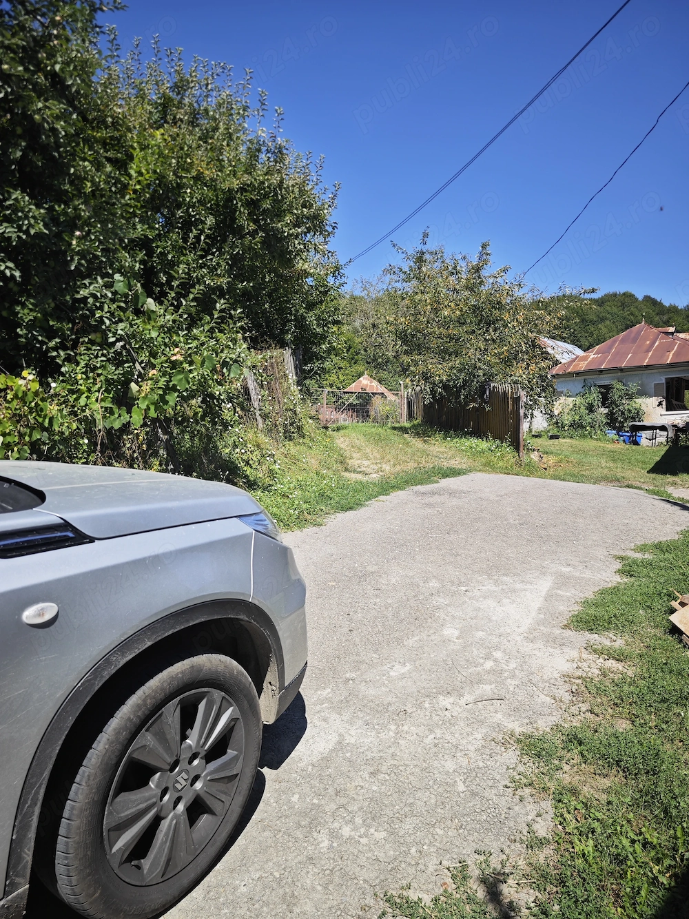 Casa bătrânească și terenuri  oportunitate 