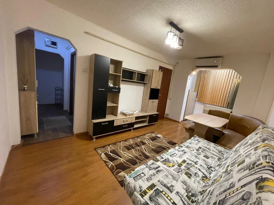 Apartament 3 camere, etaj 3/4, Craiovița – zona Materna