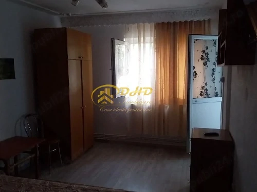 Garsoniera cu centrala proprie.