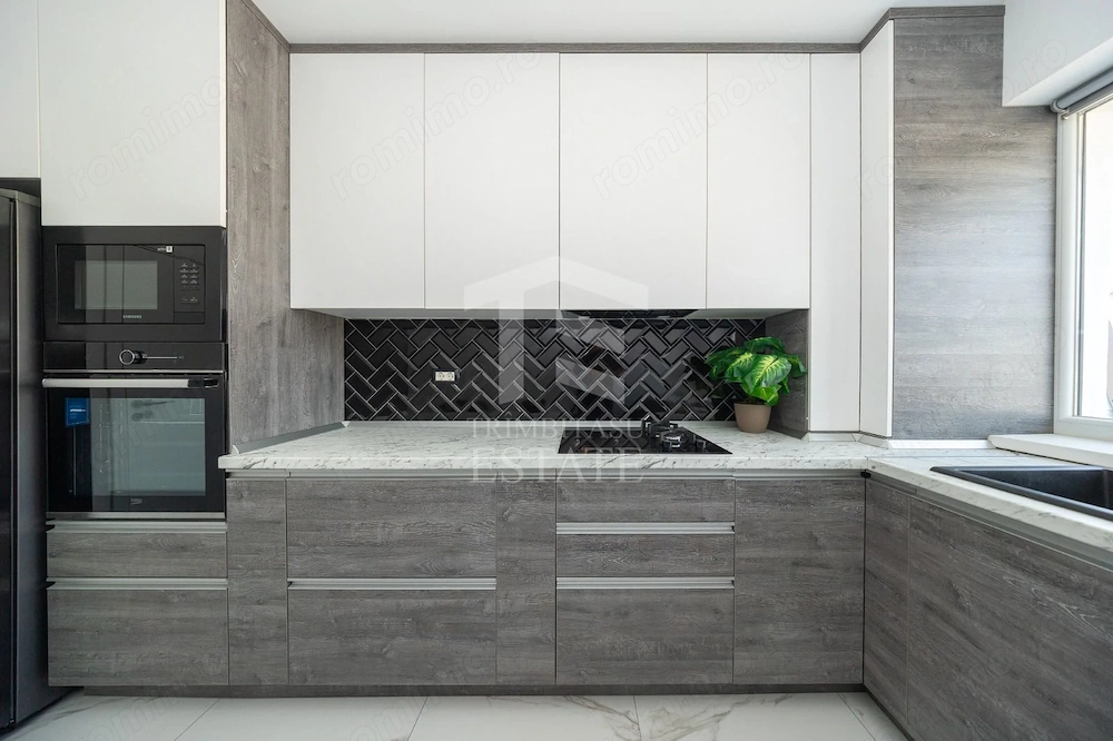 Subcetate|Coresi-Apartament 2 camere 60 mp+loc de parcare