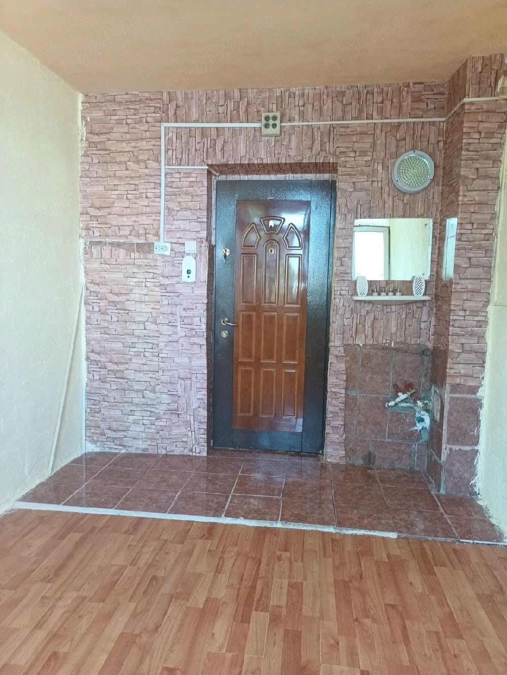 Cameră de cămin 12 MP - Brașov - Etaj 4 din 4