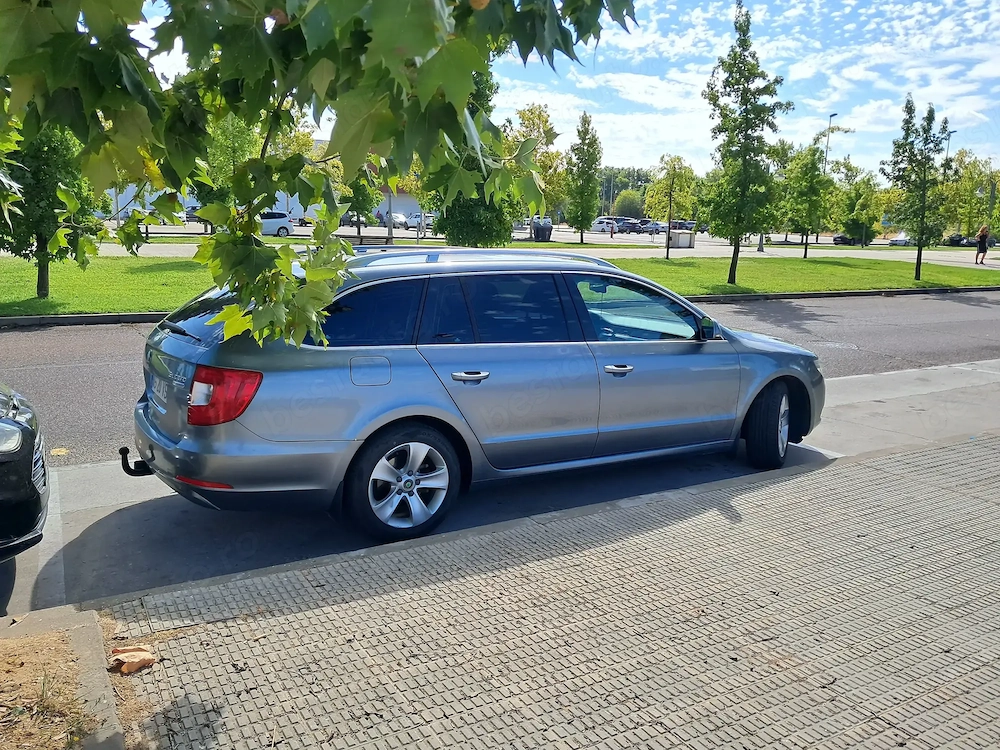 Vând skoda superb 1.6 tdi 