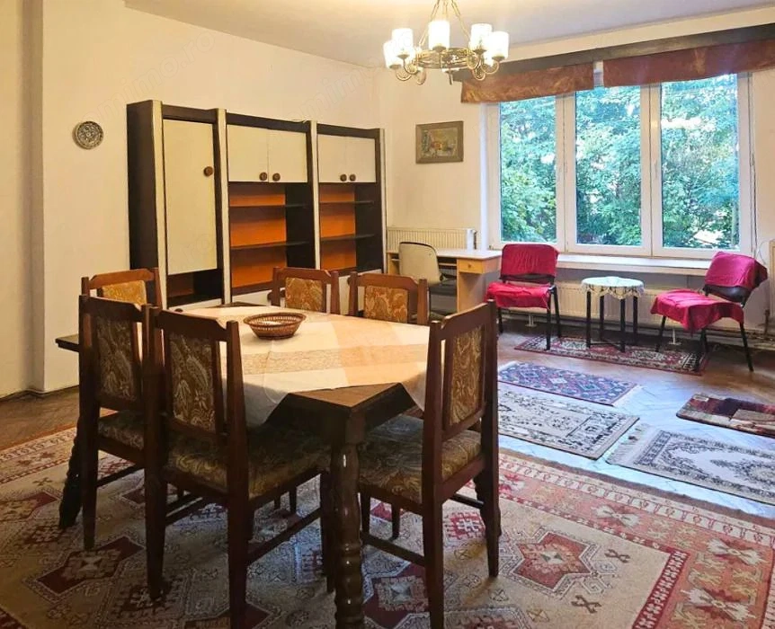 UN APARTAMENT PENTRU CEI CARE S-AU SĂTURAT DE SPAȚII ÎNGHESUITE