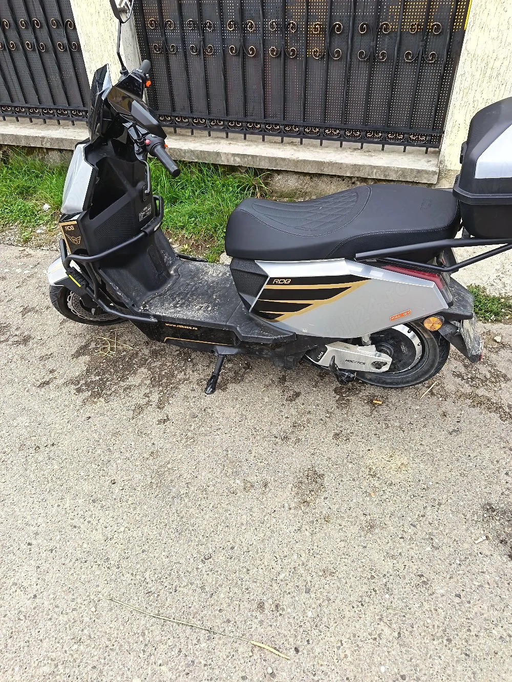 vand scuter electric 