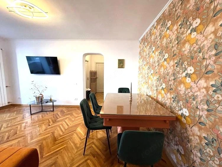  ]nchiriez Apartament cu 3 camere, 68 mp, parcare inclusă, Titan