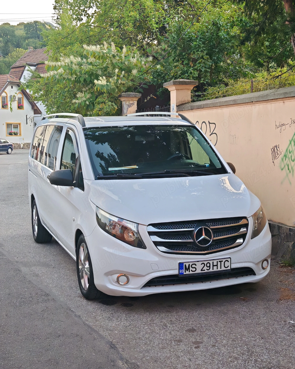 Mercedes Benz Vito Tourer 8+1 locuri , într-o stare excelentă!