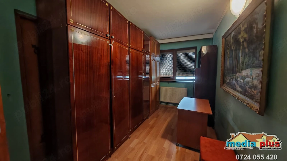 Apartament cu 3 camere decomandat de vânzare în Micro 39A , 