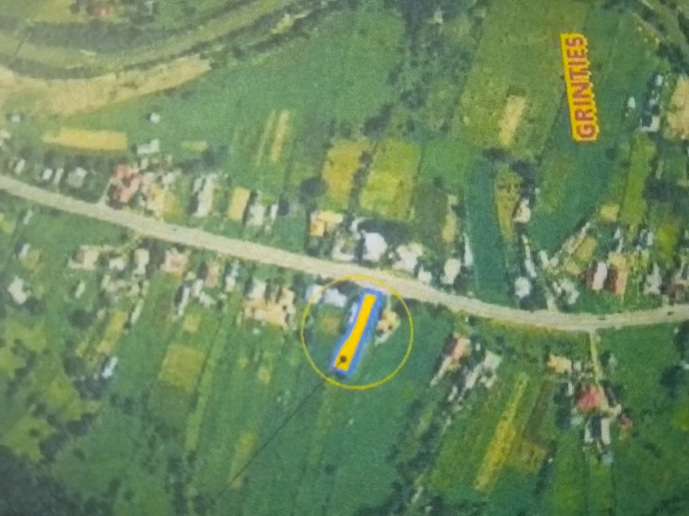 Vând teren 1800m  intravilan cu construcție autorizată 