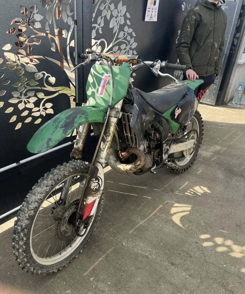 Vând kawsaki 250cc 2t 2004 