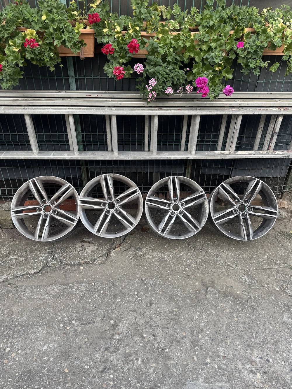 Jante aluminiu 18" model deosebit, 5 spite duble, compatibile Audi, VW, etc