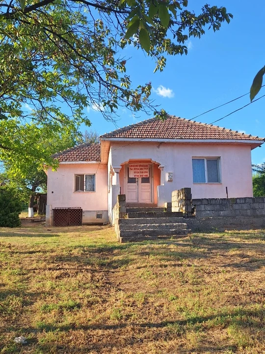 Casa de vanzare cu teren generos de 1.686 mp, Comuna Calarasi, Dolj