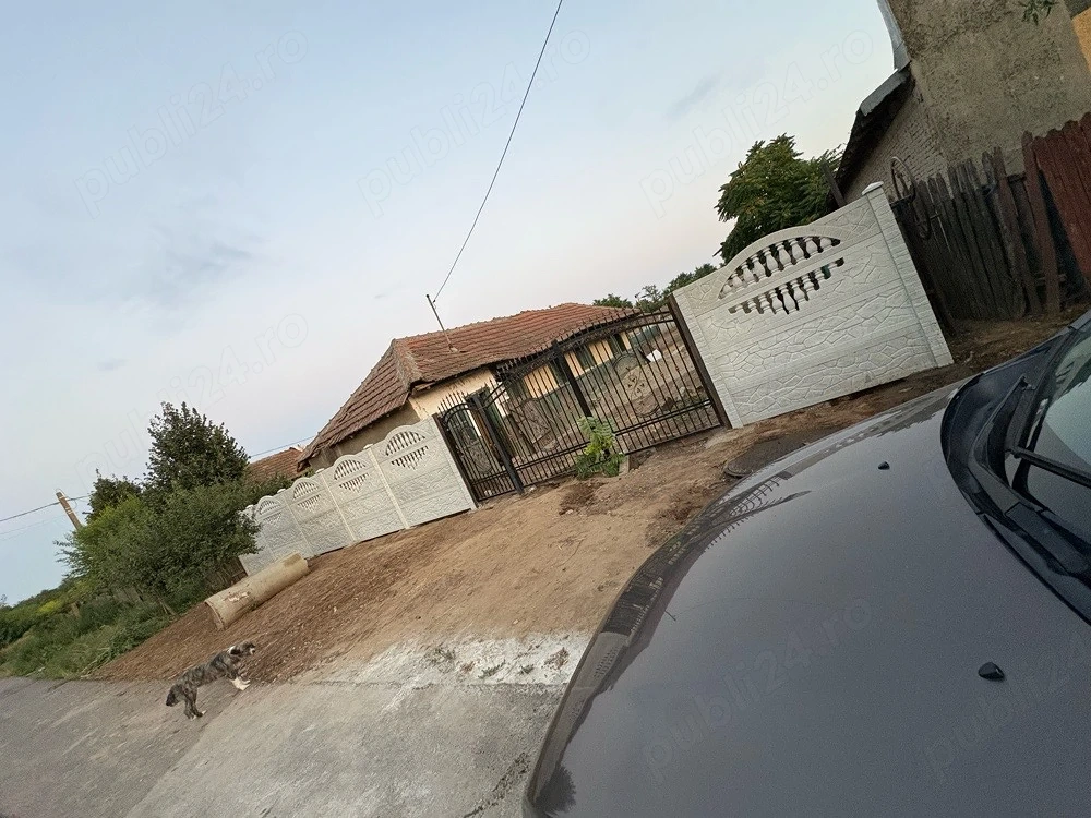 loc de casa Comuna Zavoaia 