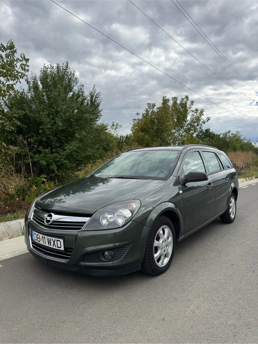 Vând Opel Astra H, an 2010, motor 1.7 CDTI EcoFlex, 110 CP, cu cutie manuală în 6 trepte. 