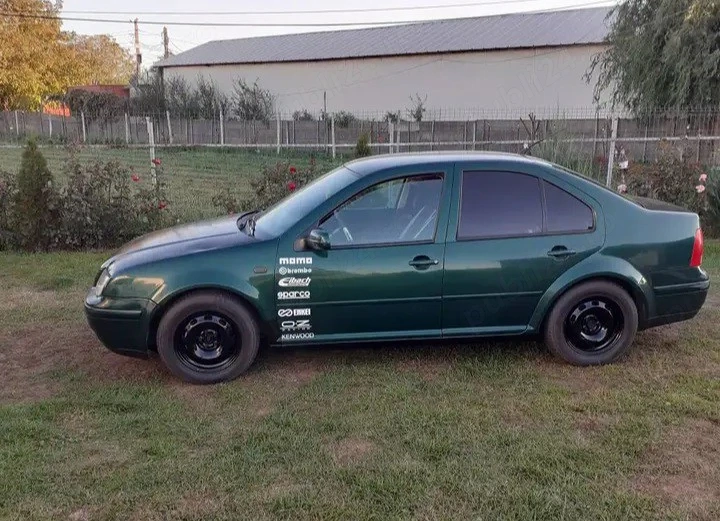 Vând vw bora 1.6 SR 