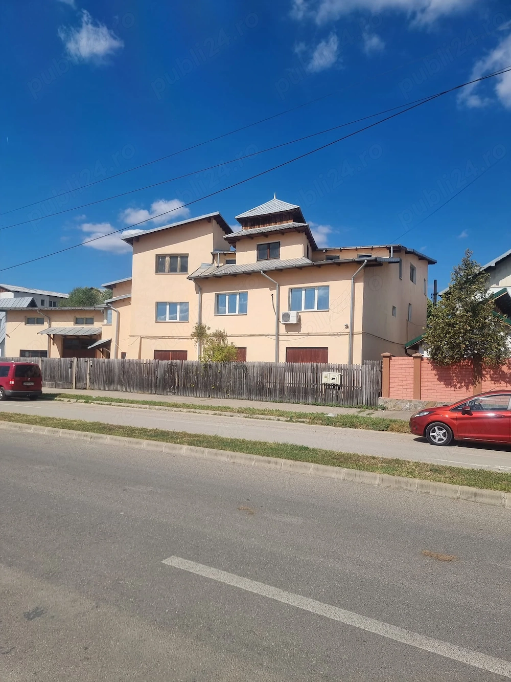 Vând spațiu industrial și rezidential