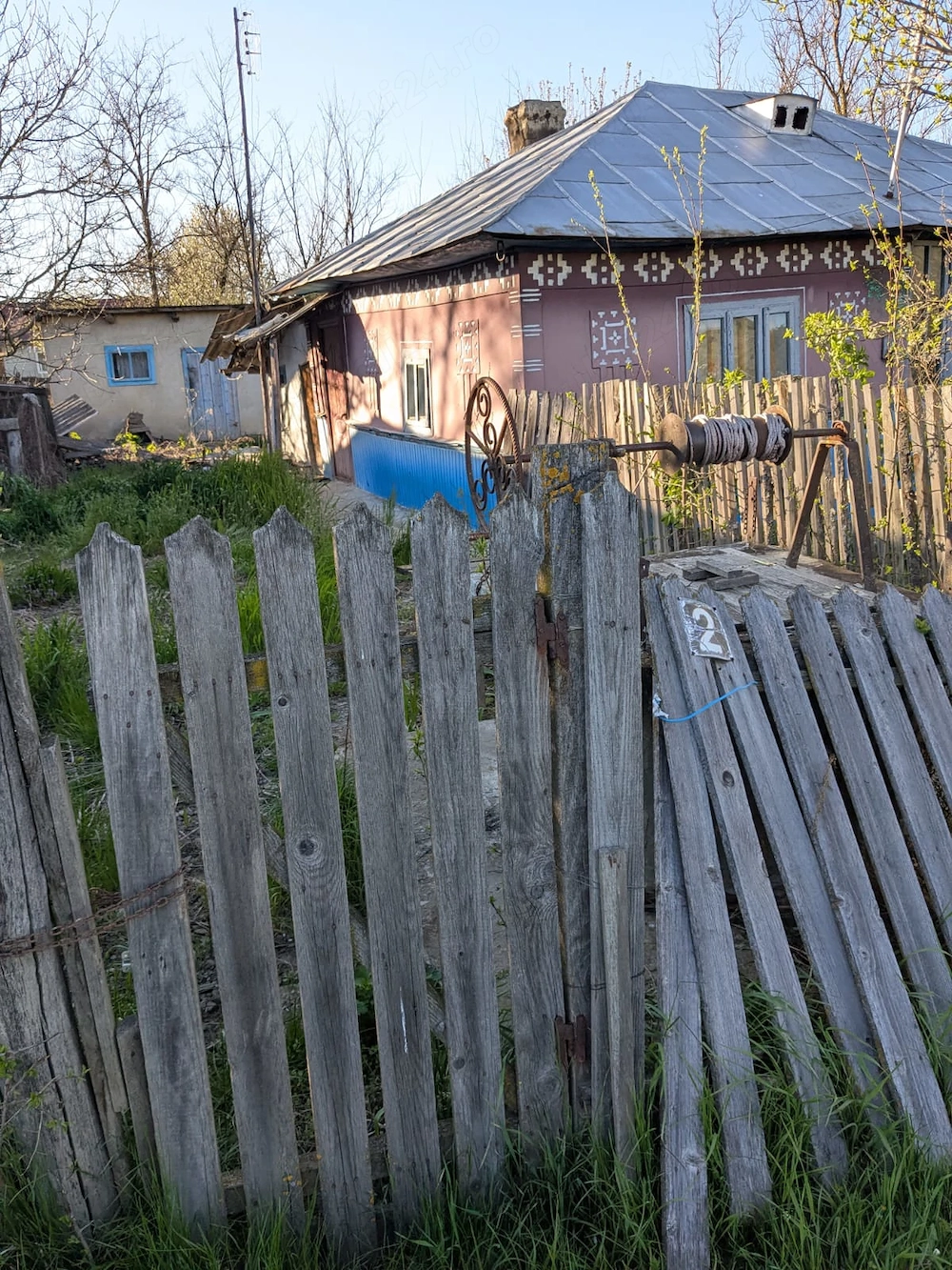 Casă veche și teren 