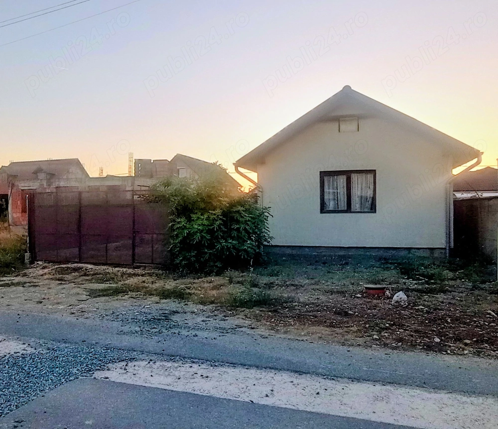 Casa de vânzare aproape de orașul Arad