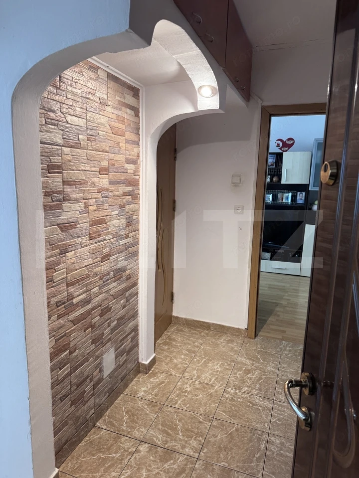 Apartament cu 2 camere, 38 mp, zona Malu Rosu