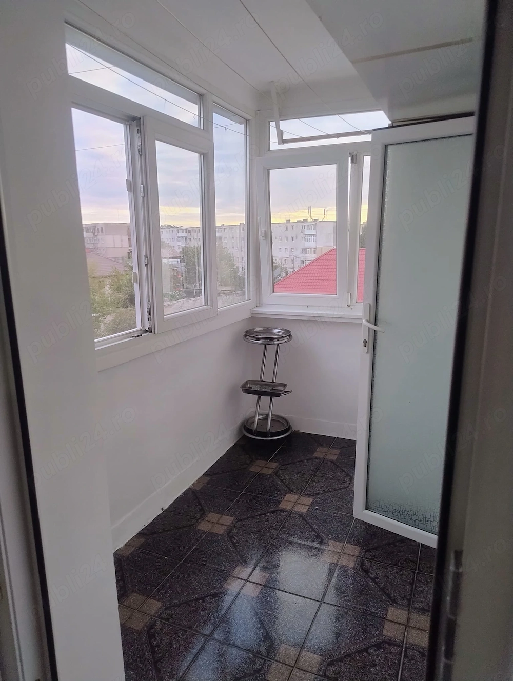 Inchiriez apartament 2 camere