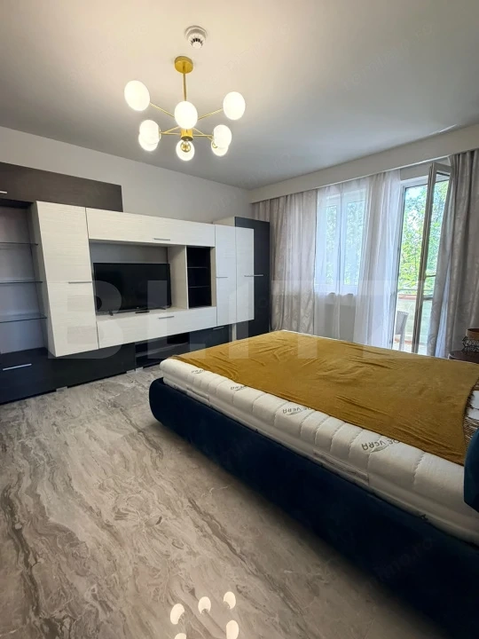 Apartament 2 camere decomandate, garajboxa,zona Republicii