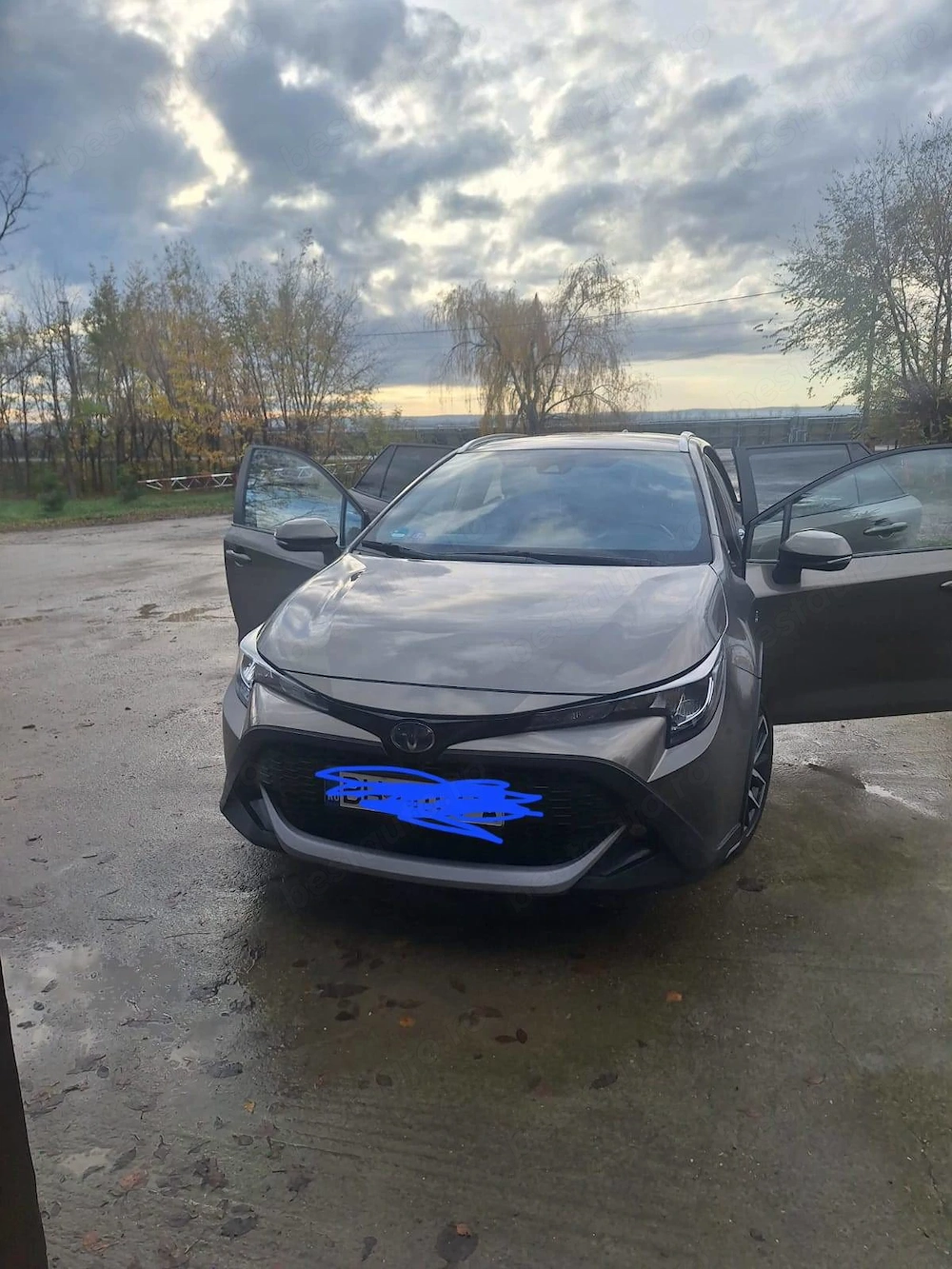 De vanzare toyota corolla trek hibrid ,2021