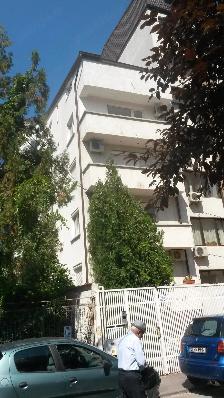Apartament nou, 3 camere, 90 mp, etaj 4 din 4 fara lift, semimobilat, utilat nou, liniste, superb