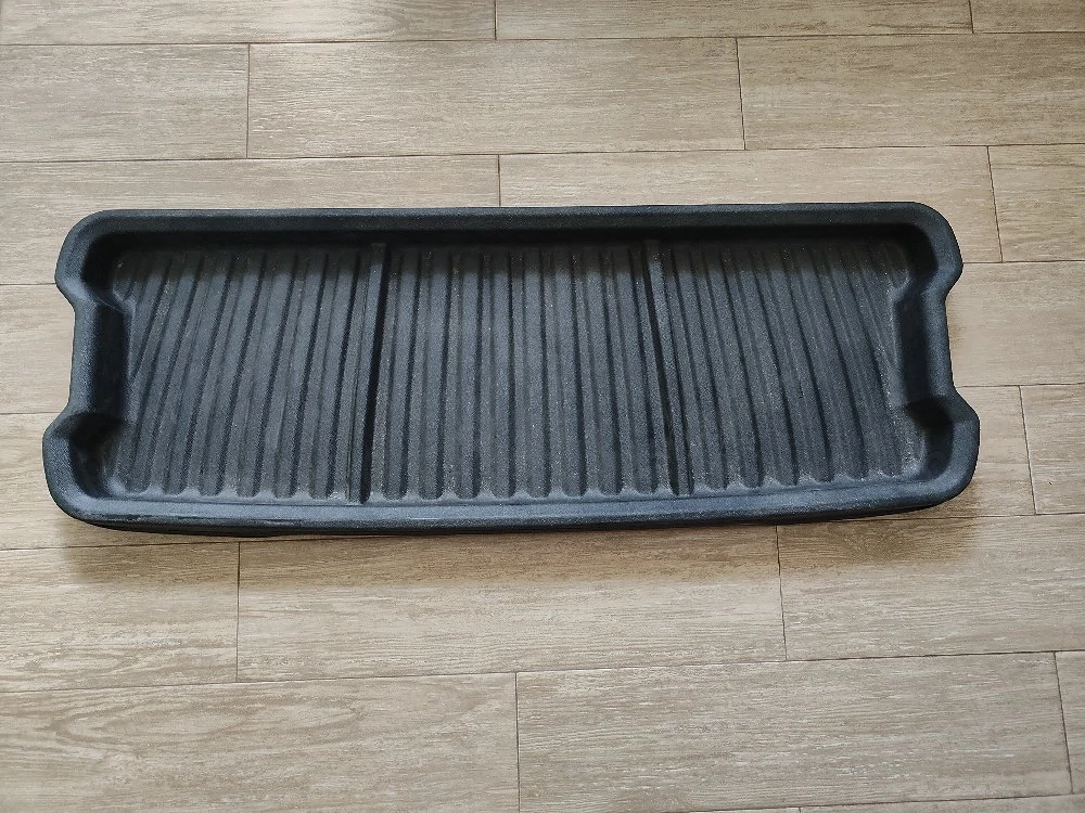 Vând tăviță portbagaj originală Skoda