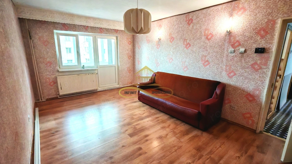 Apartament 2 camere decomandat, foarte spațios – etaj 7, bloc 1986