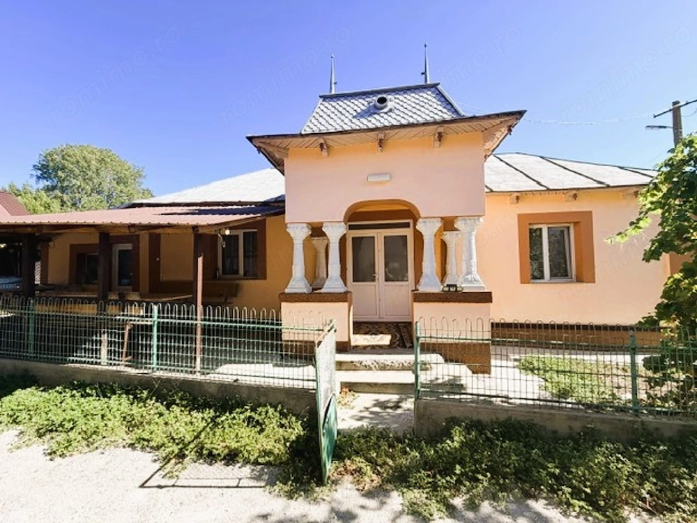 Gospodarie In Teslui | Teren 2700 mp | Casa+anexe