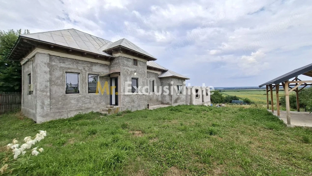 Casă complet renovată RATESTI, Tigveni – Argeș cu teren 1746 mp