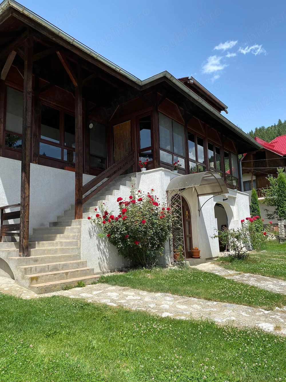 Vand vila,casa-vacanta, Dambovicioara-Arges, situata la 200 km de Bucuresti, teren 10 000 mp
