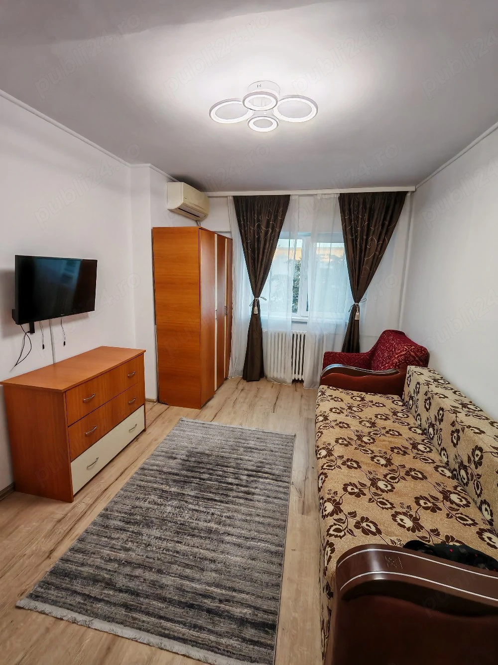 Poarta 6 ( Magazin Polar) Garsonieră 32mp - 300 euro