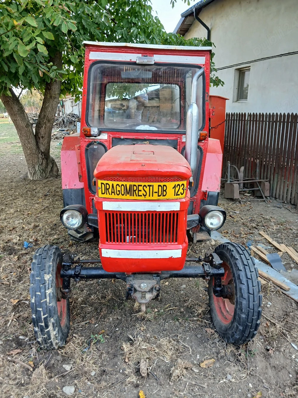 Vand tractor universal u445