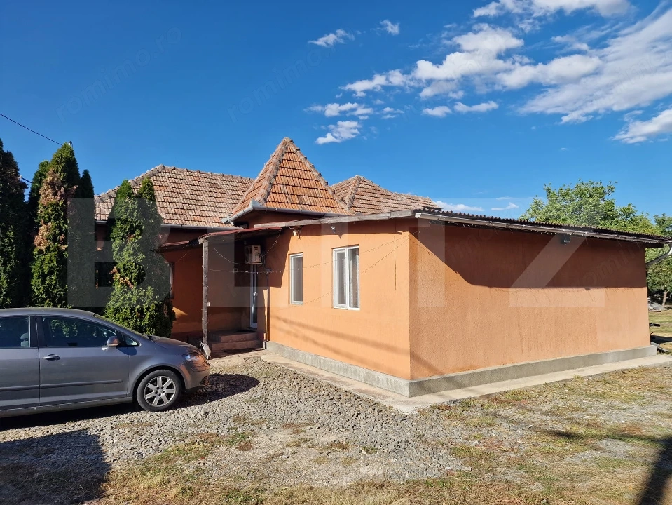 Casa 3 camere cu gradina in suprafata de 1140 mp in loc Rascruci