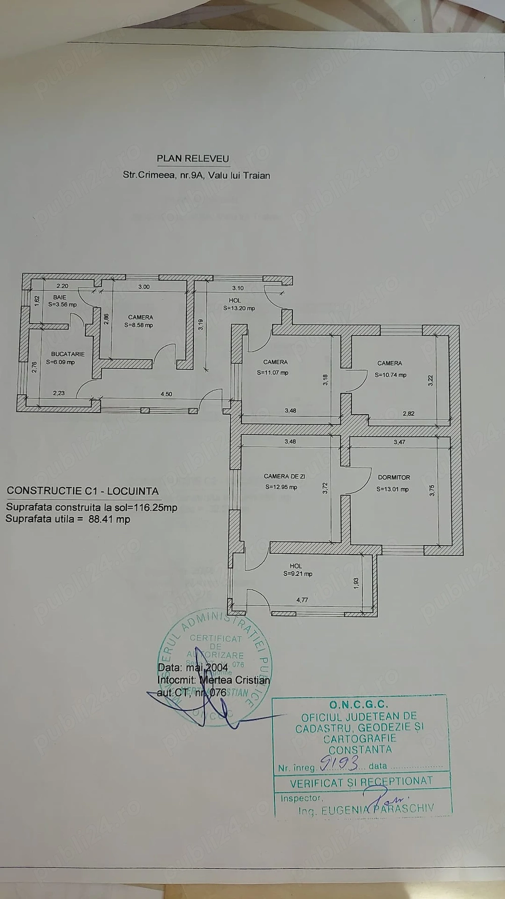 2 corpuri de casa, teren 988 mp, pot locui si 3 familii, la doar 1 min de centru, Valu lui Traian.